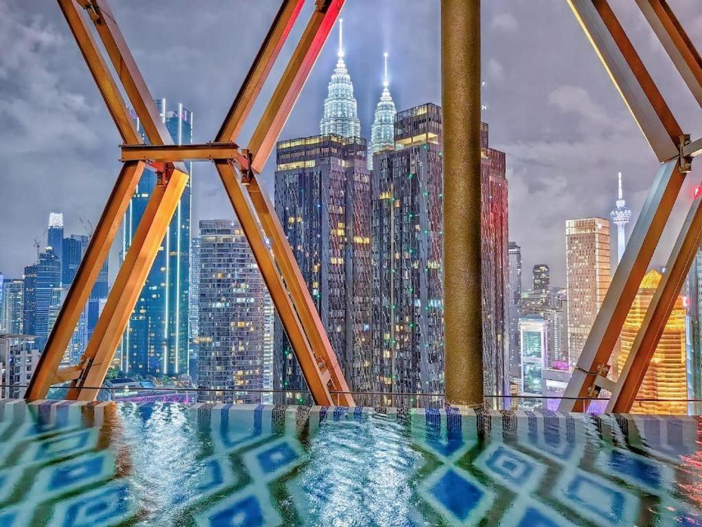 Scarletz Suites Klcc By Luxe Suites Κουάλα Λουμπούρ Εξωτερικό φωτογραφία